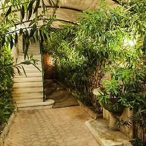 2* Hotel Vendome